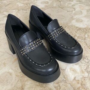 NWOT Design Concept Studio Chunky Studded Platform Loafers
